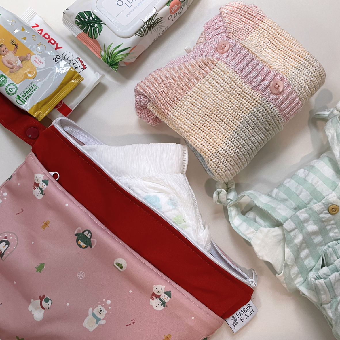 Wet Bag - Love, Lights, & Cosy Nights (Maroon)