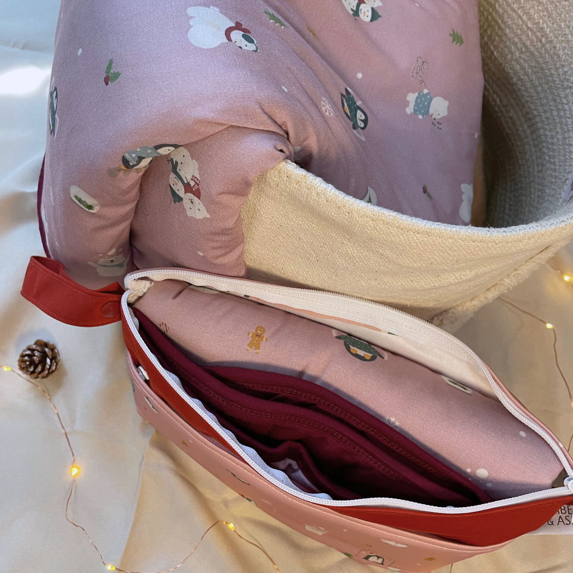 Wet Bag - Love, Lights, & Cosy Nights (Maroon)